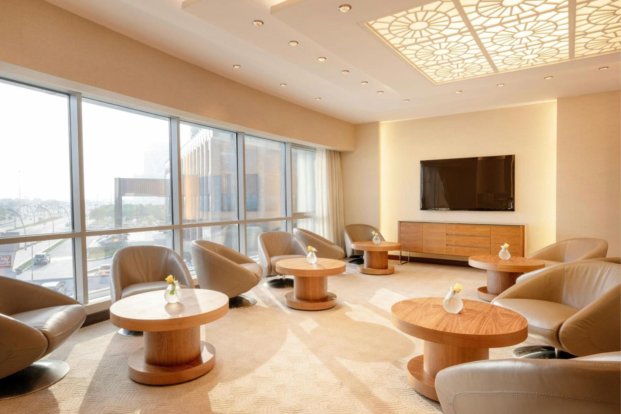 Qabila Westbay Hotel By Marriott Ντόχα Εξωτερικό φωτογραφία The lounge at the airport