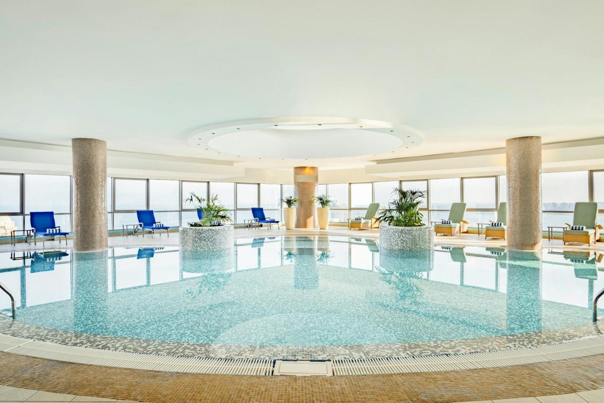 Qabila Westbay Hotel By Marriott Ντόχα Εξωτερικό φωτογραφία The pool at the hotel